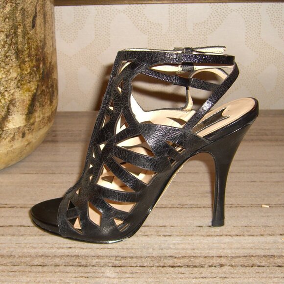 BOUTIQUE 9 BLACK LEATHER CUTOUT HEELS SANDALS SHOES 7M - Picture 4 of 5